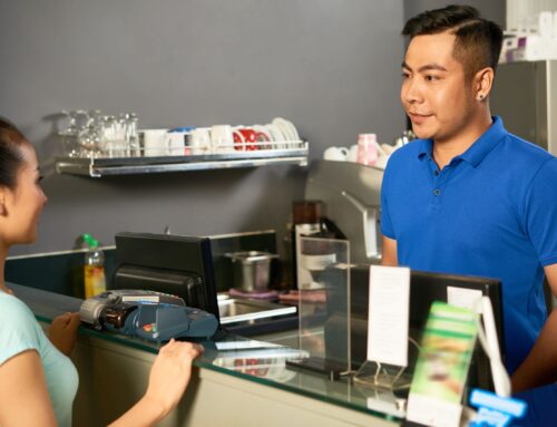 Antisipasi Antrian Panjang Kasir Jelang Liburan Nataru dengan Software Accurate POS