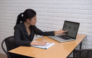 Urusan Pajak Nggak Harus Pusing, Kelola Lebih Tenang Pakai Accurate Online