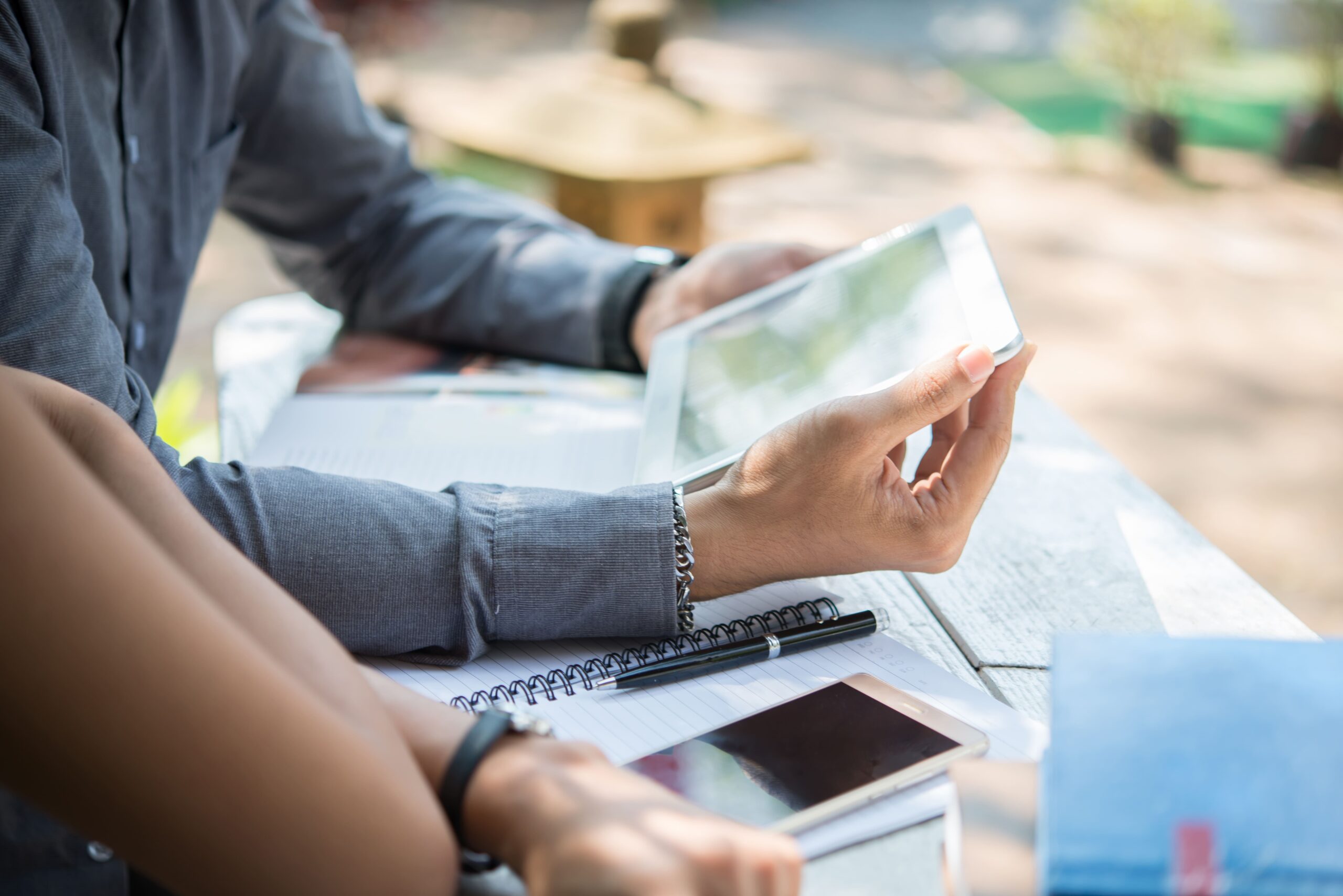 Rupiah Melemah ke Rp16.872 per Dolar AS, Imbas Outlook Kredit RI dan Sentimen Global