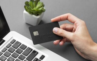 Kartu Kredit Bisnis vs Kartu Kredit Pribadi Mana yang Lebih Tepat untuk Mengelola Keuangan Usaha